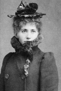 Il épousa en 1894 l'actrice Mary Ansell, l'actrice principale d'une de ses pièces (Walker), mais le mariage ne fut pas heureux. Sans enfant, l'union fut rompue par un divorce (demandé en 1909 et effectif en 1910) demandé par l'épouse, et auquel ne put s'opposer Barrie, malgré toutes ses tentatives, malgré l'amant de Mary A.
